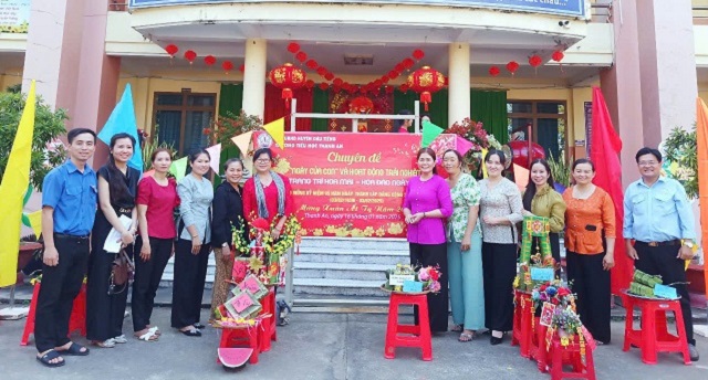 Chuyên Đề: " Ngày Của Con" Trang Trí Hoa Mai - Hoa Đào Ngày Tết Xuân Ất Tỵ Năm 2025