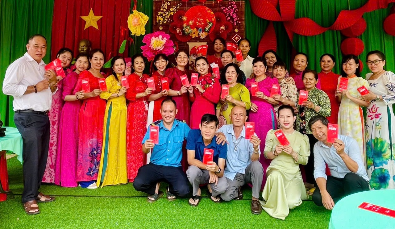 KHAI XUÂN MỪNG NĂM MỚI ẤT TỴ 2025