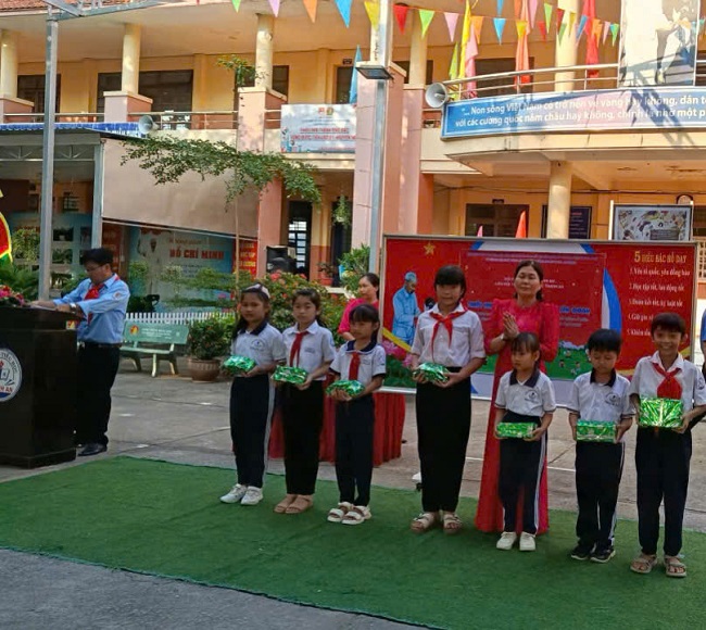 z7648113214387 40cb38454d255bfe8c7d5f26fb348c80